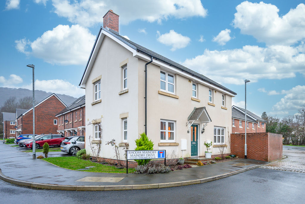 Side Elevation- click for photo gallery